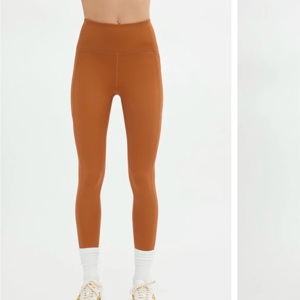 High-Rise Compressive legging in Caramel